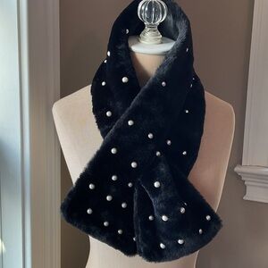 Elegant Black Faux Fur Scarf with Pearls
